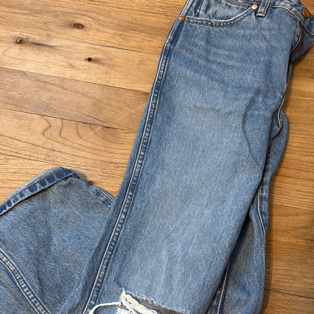 Wrangler Light Blue Straight Leg Women's Jeans